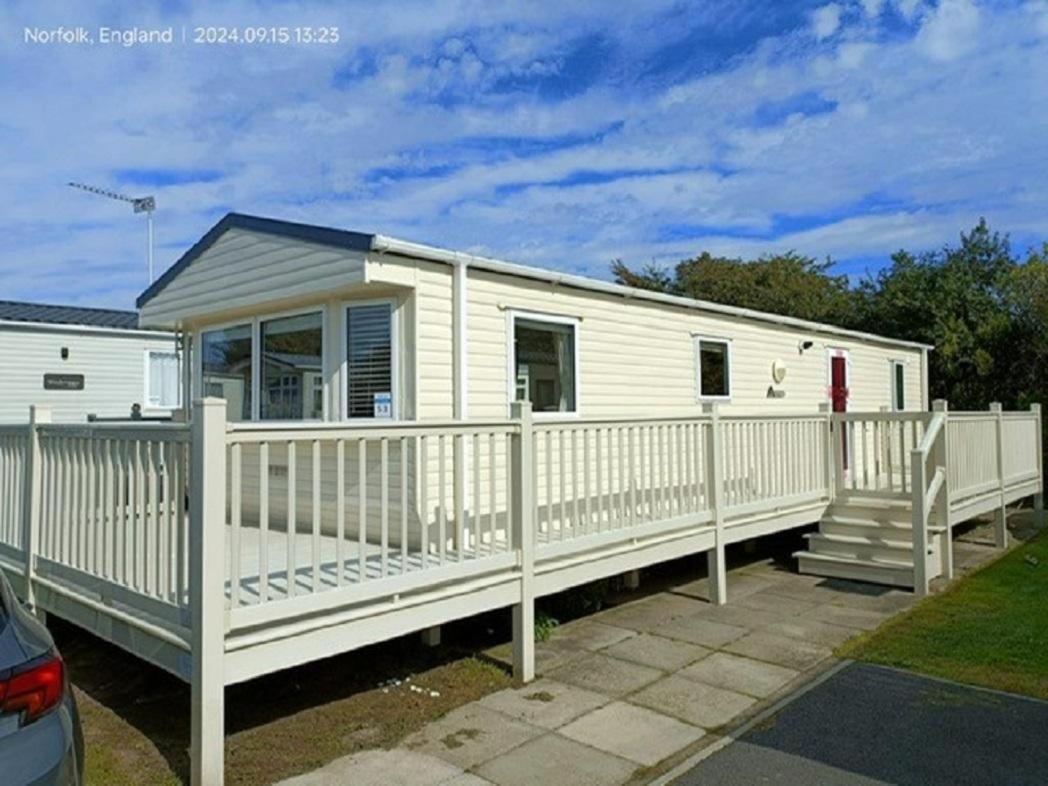 فندق Lovely Caravan With Large Decking And Wi-Fi In Norfolk Ref 50053K غريت يورماوث المظهر الخارجي الصورة