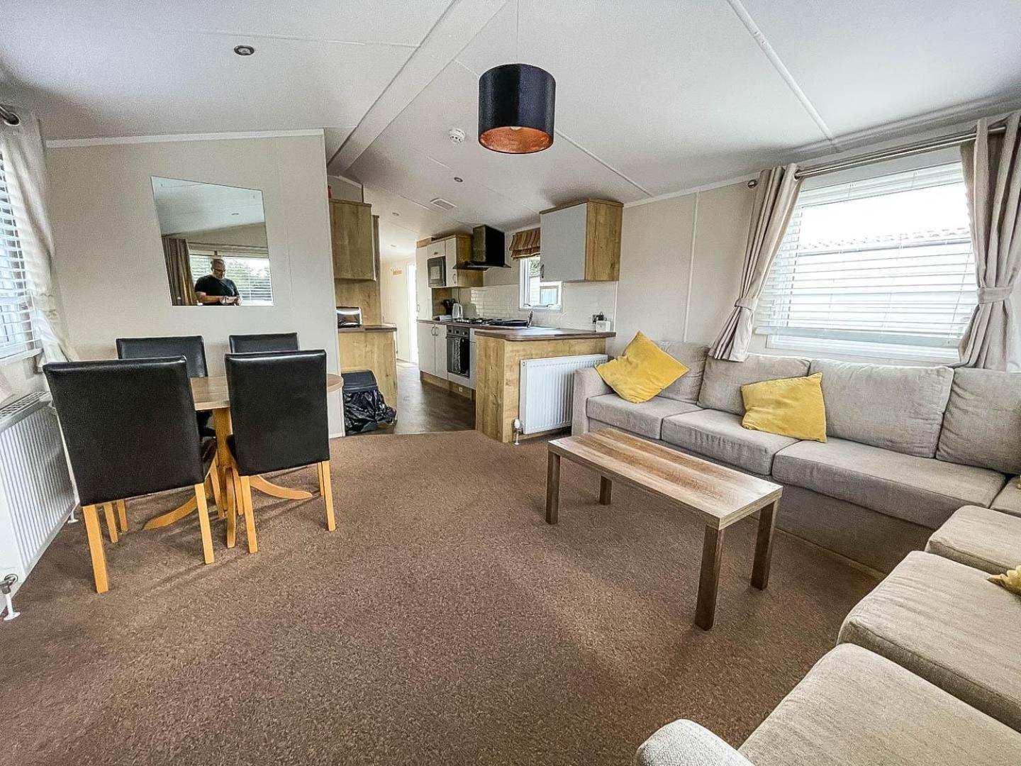 فندق Lovely Caravan With Large Decking And Wi-Fi In Norfolk Ref 50053K غريت يورماوث المظهر الخارجي الصورة